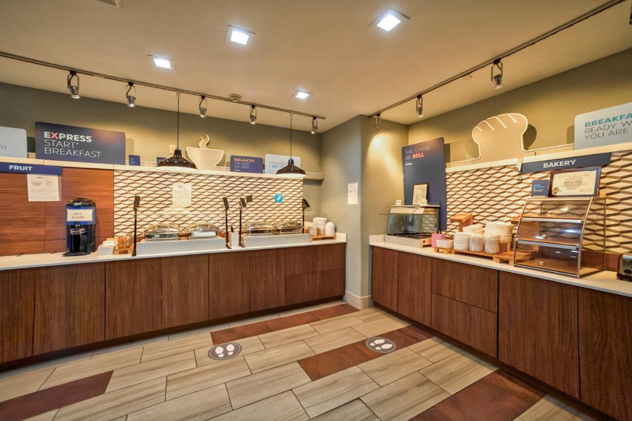 Holiday Inn Express And Suites Beeville By Ihg Exteriér fotografie