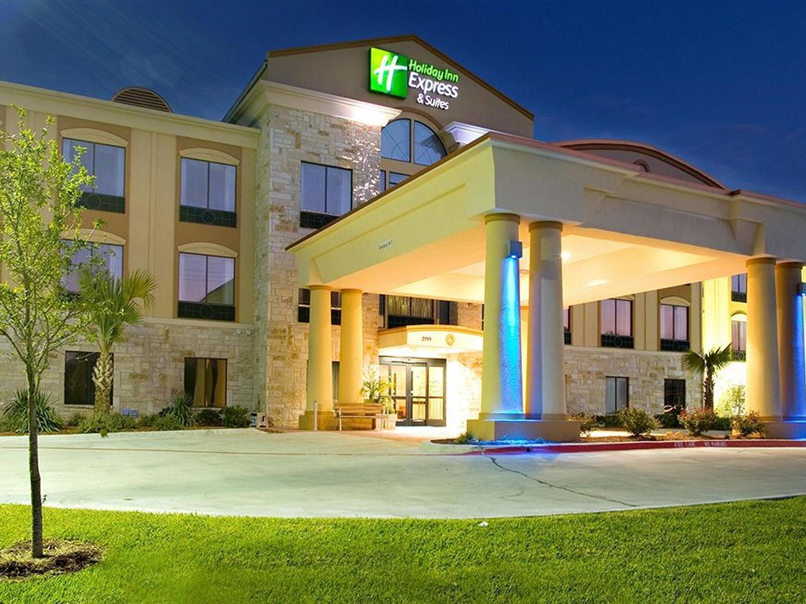 Holiday Inn Express And Suites Beeville By Ihg Exteriér fotografie