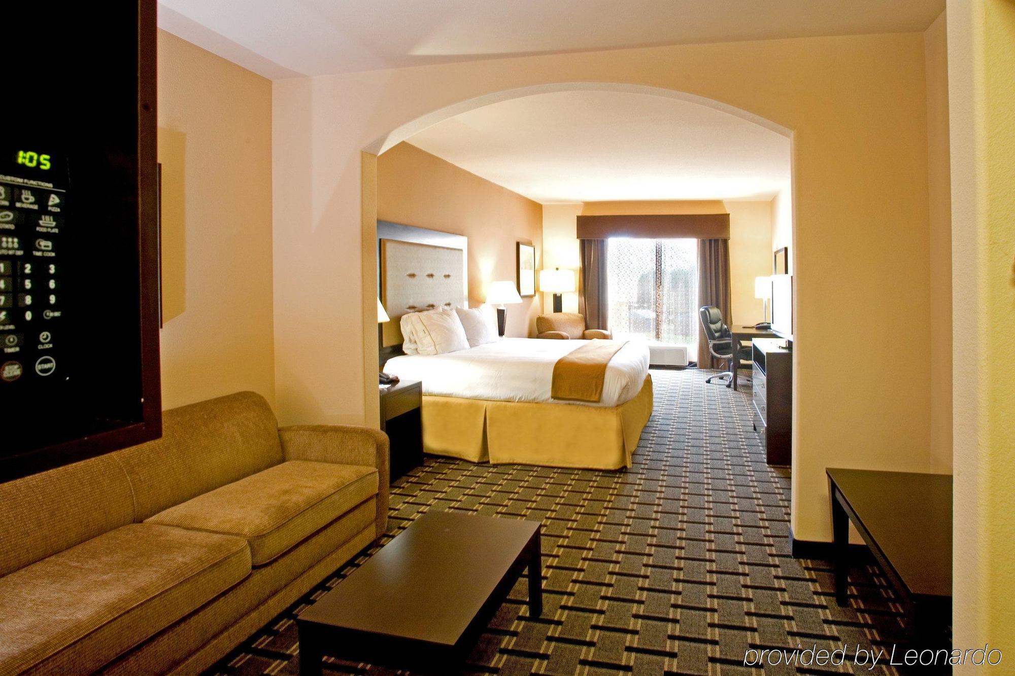 Holiday Inn Express And Suites Beeville By Ihg Pokoj fotografie